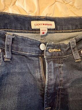 Lucky Brand Women's Dark Wash Blue jeans & Black Lucky Brand Jeans